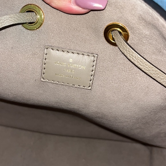 COPY - COPY - Louis Vuitton NéoNoé MM Bicolor Monogram Empreinte Leather - Picture 5 of 10